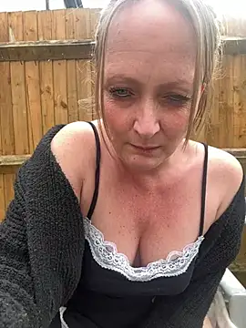 HoneyBluex online show from March 23, 9:31 am