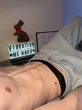 secret dream415 online show from April 5, 7:09 pm