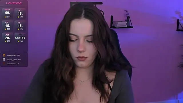 Snapshot of CoralineKeyns chatting on February 19, 8:44 am CoralineKeyns online show from February 19, 8:44 am