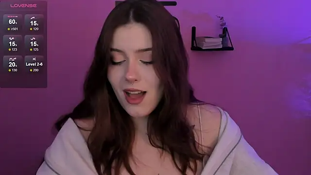 Snapshot of CoralineKeyns chatting on February 20, 5:33 am CoralineKeyns online show from February 20, 5:33 am