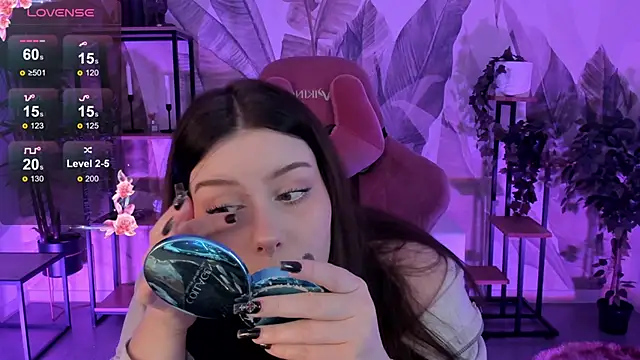 CoralineKeyns online show from November 5, 5:32 am