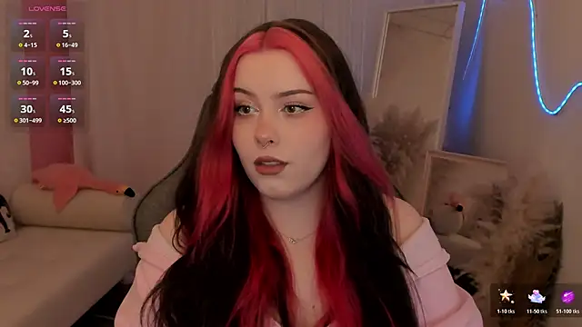 CoralineKeyns online show from March 26, 5:28 am