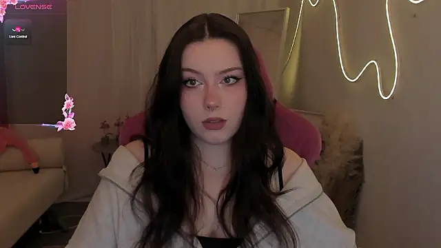 CoralineKeyns online show from March 14, 3:23 am