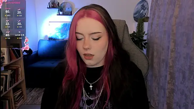 CoralineKeyns online show from May 13, 5:25 am