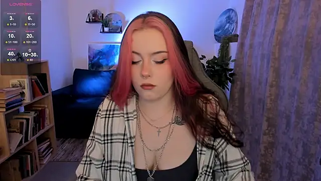 CoralineKeyns online show from May 20, 5:26 am