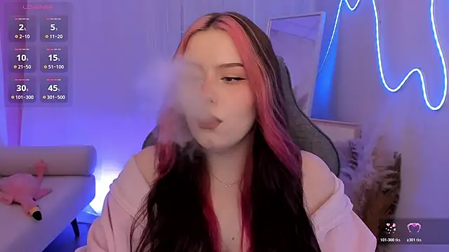 CoralineKeyns online show from April 17, 5:32 am