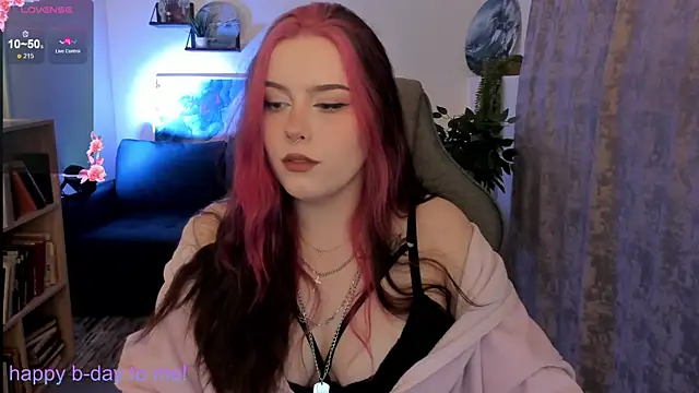CoralineKeyns online show from May 14, 5:26 am
