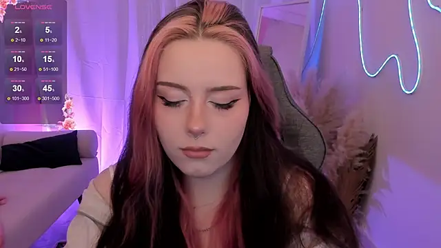 CoralineKeyns online show from May 31, 3:34 am
