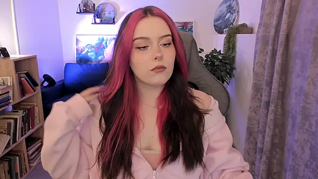 CoralineKeyns online show from April 27, 5:16 am