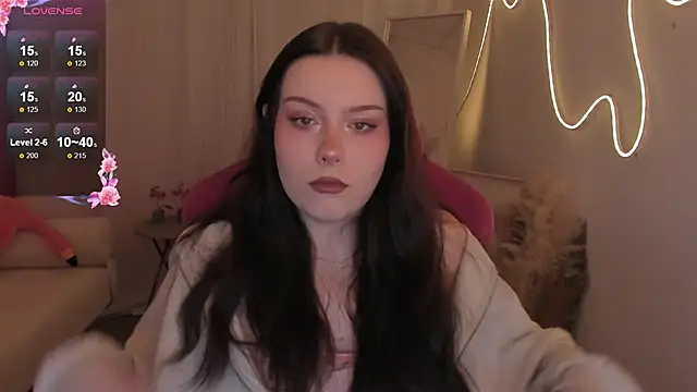 CoralineKeyns online show from March 11, 5:23 am