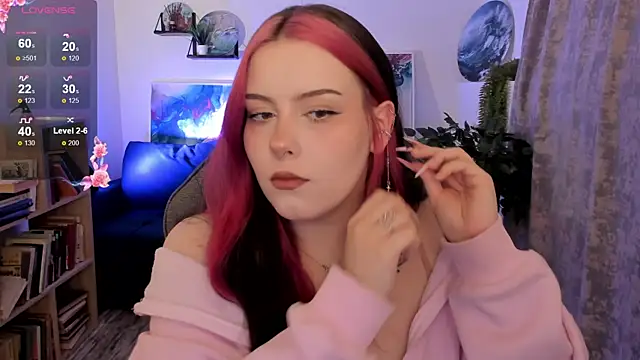 CoralineKeyns online show from April 10, 5:14 am