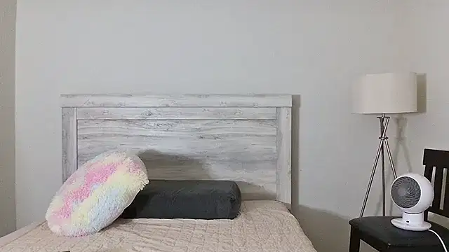 Carmen Cream online show from December 21, 5:20 am