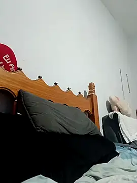 Nicolaskribeiro online show from November 22, 7:02 pm