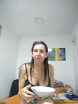Snapshot of Cameron_puppy chatting on July 13, 9:25 pm Cameron puppy online show from July 13, 9:25 pm