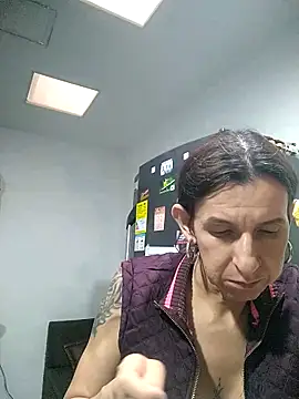 Snapshot of Cameron_puppy chatting on June 7, 10:15 pm Cameron puppy online show from June 7, 10:15 pm