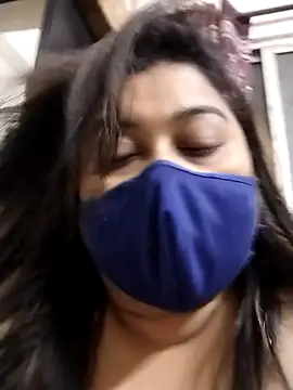 indianlisa5 online show from April 10, 9:22 pm