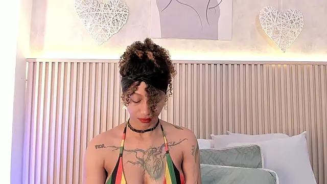 daiana curly online show from September 26, 8:05 pm