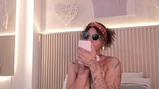 daiana curly online show from April 8, 8:10 pm