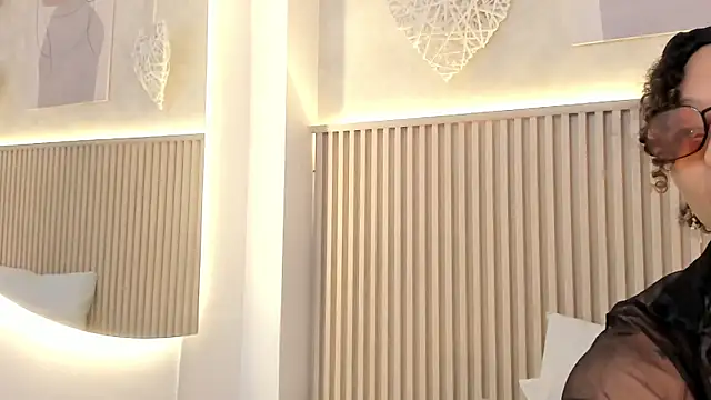 daiana curly online show from March 17, 7:39 pm