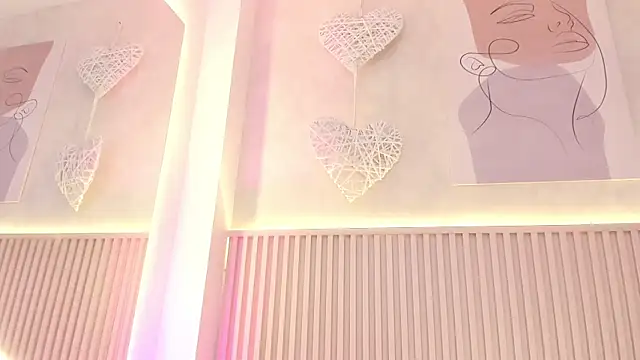 Snapshot of daiana_curly chatting on July 7, 8:45 pm daiana curly online show from July 7, 8:45 pm