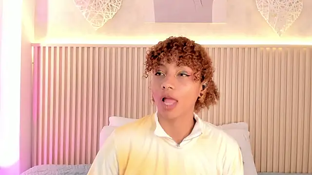 Snapshot of daiana_curly chatting on June 28, 3:46 am daiana curly online show from June 28, 3:46 am