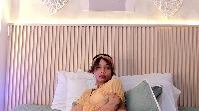 daiana curly online show from November 7, 8:02 pm