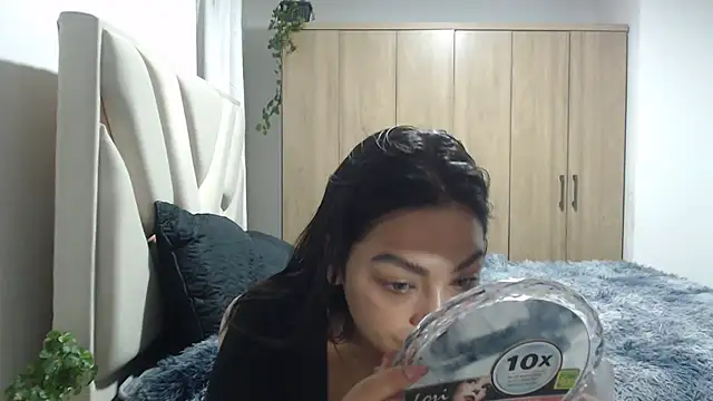 Snapshot of fairylatin222 chatting on March 15, 12:15 am fairylatin222 online show from March 15, 12:15 am
