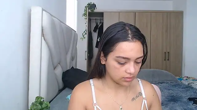 Snapshot of fairylatin222 chatting on March 16, 3:06 pm fairylatin222 online show from March 16, 3:06 pm