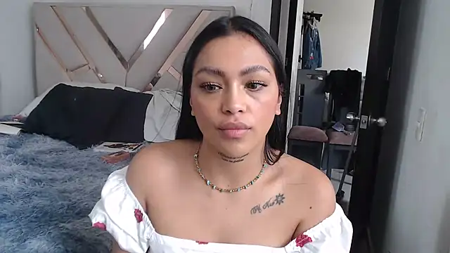 Snapshot of fairylatin222 chatting on September 12, 5:24 pm fairylatin222 online show from September 12, 5:24 pm