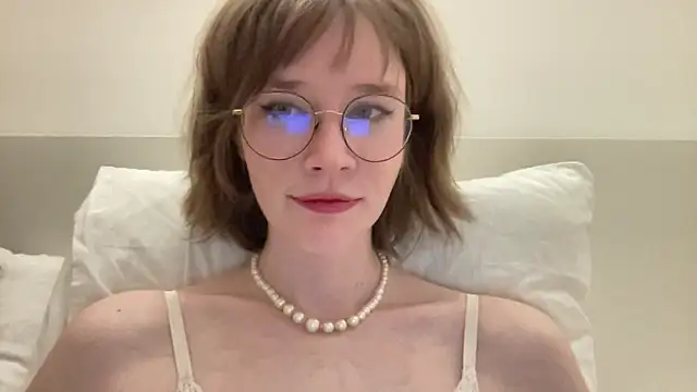 Snapshot of ms_christiana chatting on May 14, 8:17 pm ms christiana online show from May 14, 8:17 pm