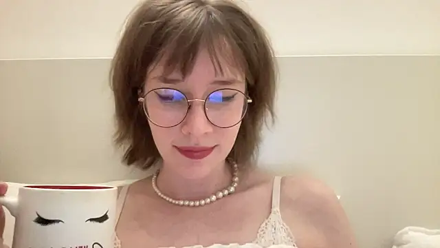 Snapshot of ms_christiana chatting on May 20, 7:00 pm ms christiana online show from May 20, 7:00 pm