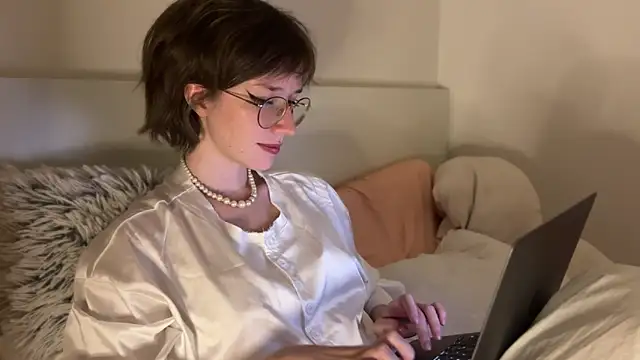 Snapshot of ms_christiana chatting on July 1, 7:47 pm ms christiana online show from July 1, 7:47 pm
