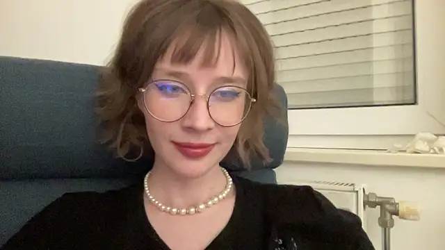 Snapshot of ms_christiana chatting on May 4, 9:28 pm ms christiana online show from May 4, 9:28 pm