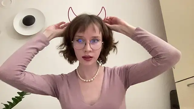 Snapshot of ms_christiana chatting on May 12, 6:14 pm ms christiana online show from May 12, 6:14 pm