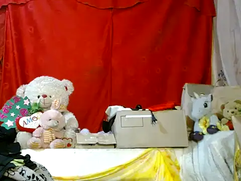 hottieperla online show from May 14, 6:05 pm