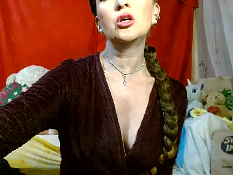 Snapshot of hottieperla chatting on June 7, 4:01 pm hottieperla online show from June 7, 4:01 pm
