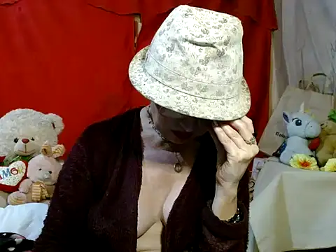 hottieperla online show from February 19, 7:22 pm