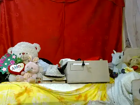 hottieperla online show from May 18, 4:23 pm