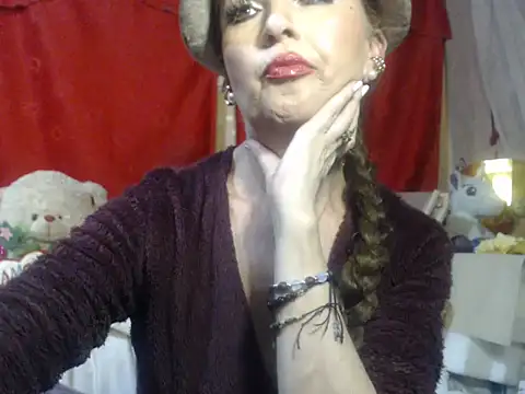 hottieperla online show from December 16, 7:40 pm