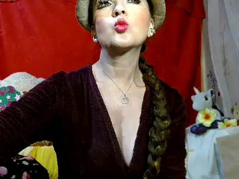 hottieperla online show from March 24, 7:25 pm