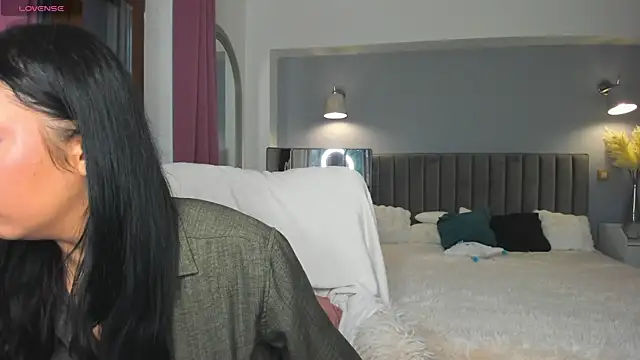 Snapshot of Awesome_Jolie chatting on November 11, 6:08 am Awesome Jolie online show from November 11, 6:08 am