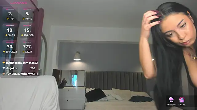 Snapshot of Awesome_Jolie chatting on November 6, 6:06 am Awesome Jolie online show from November 6, 6:06 am