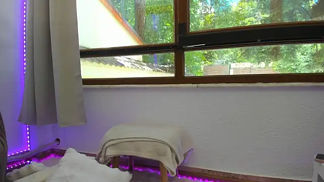 Awesome Jolie online show from May 29, 9:37 am