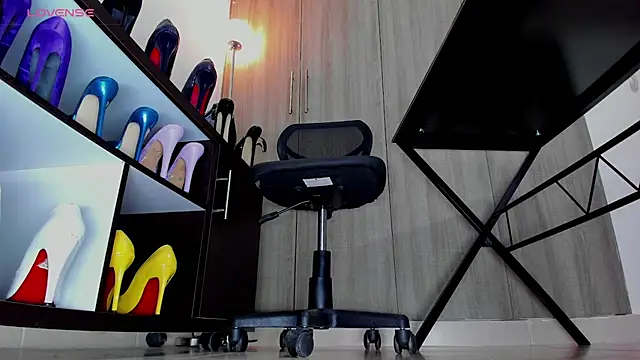 Snapshot of Vero_Starxx chatting on November 6, 9:30 pm Vero Starxx online show from November 6, 9:30 pm