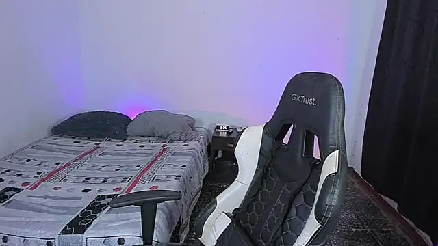 Alan26  online show from November 21, 4:44 am