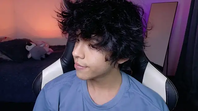 Alan26  online show from April 12, 5:22 am