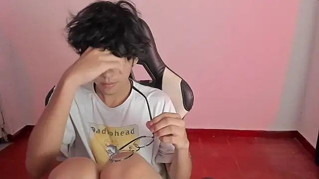 Alan26  online show from January 22, 1:31 am