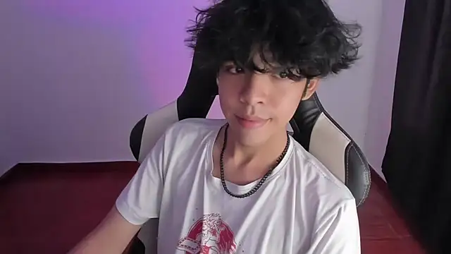 Alan26  online show from January 18, 2:03 am