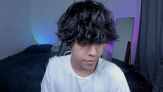 Alan26  online show from January 17, 3:43 am