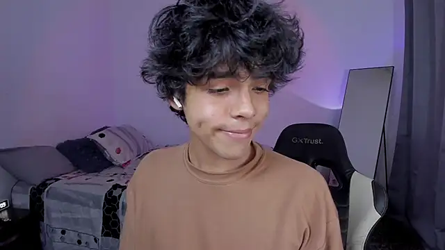 Alan26  online show from March 4, 2:41 am